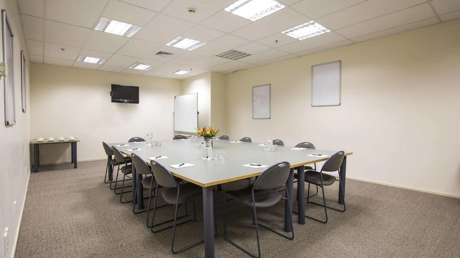 **** Aparthotel Quest On Johnston Serviced Apartments Wellington New Zealand