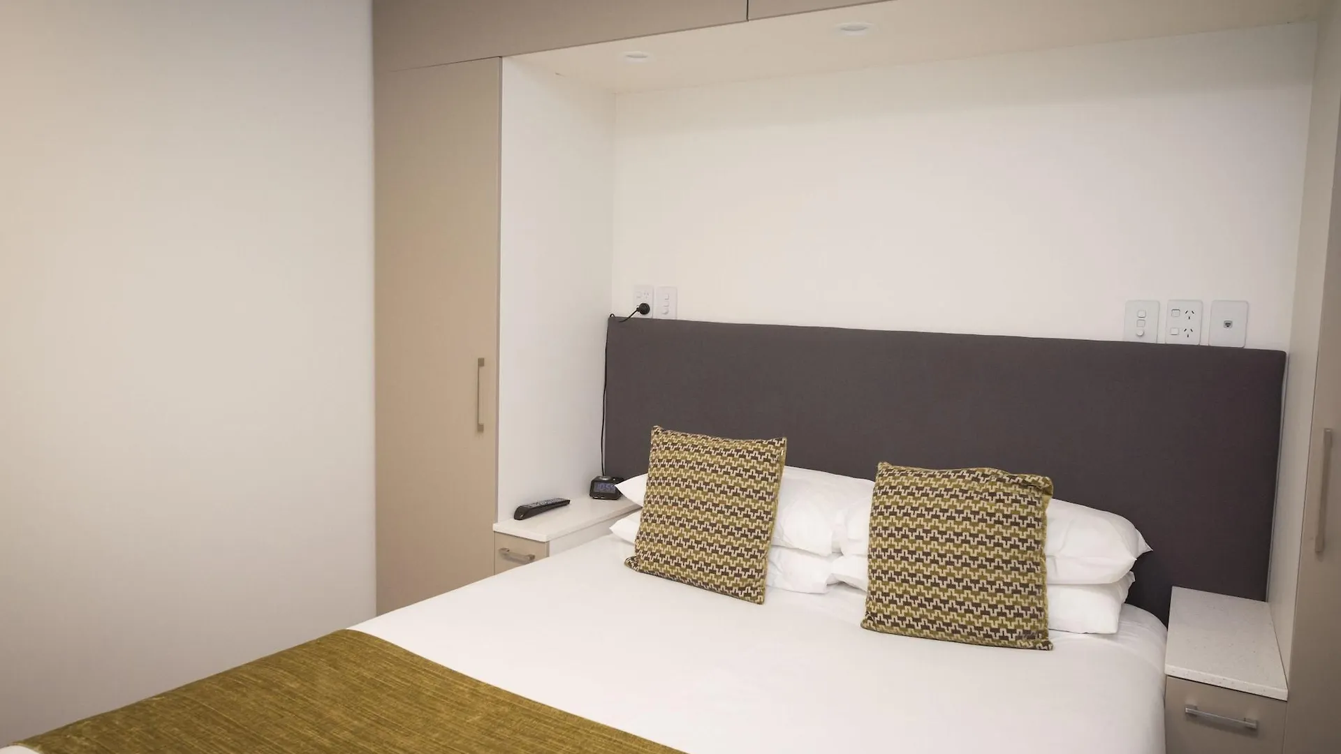**** Aparthotel Quest On Johnston Serviced Apartments Wellington New Zealand