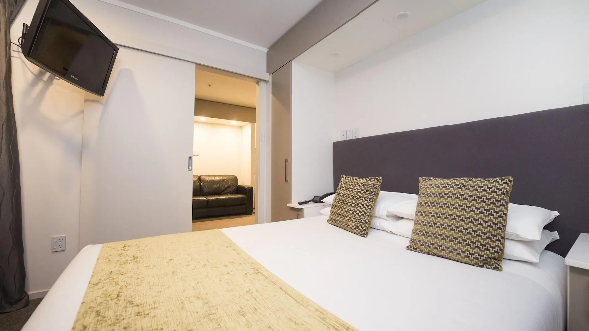 Quest On Johnston Serviced Apartments Wellington Aparthotel
