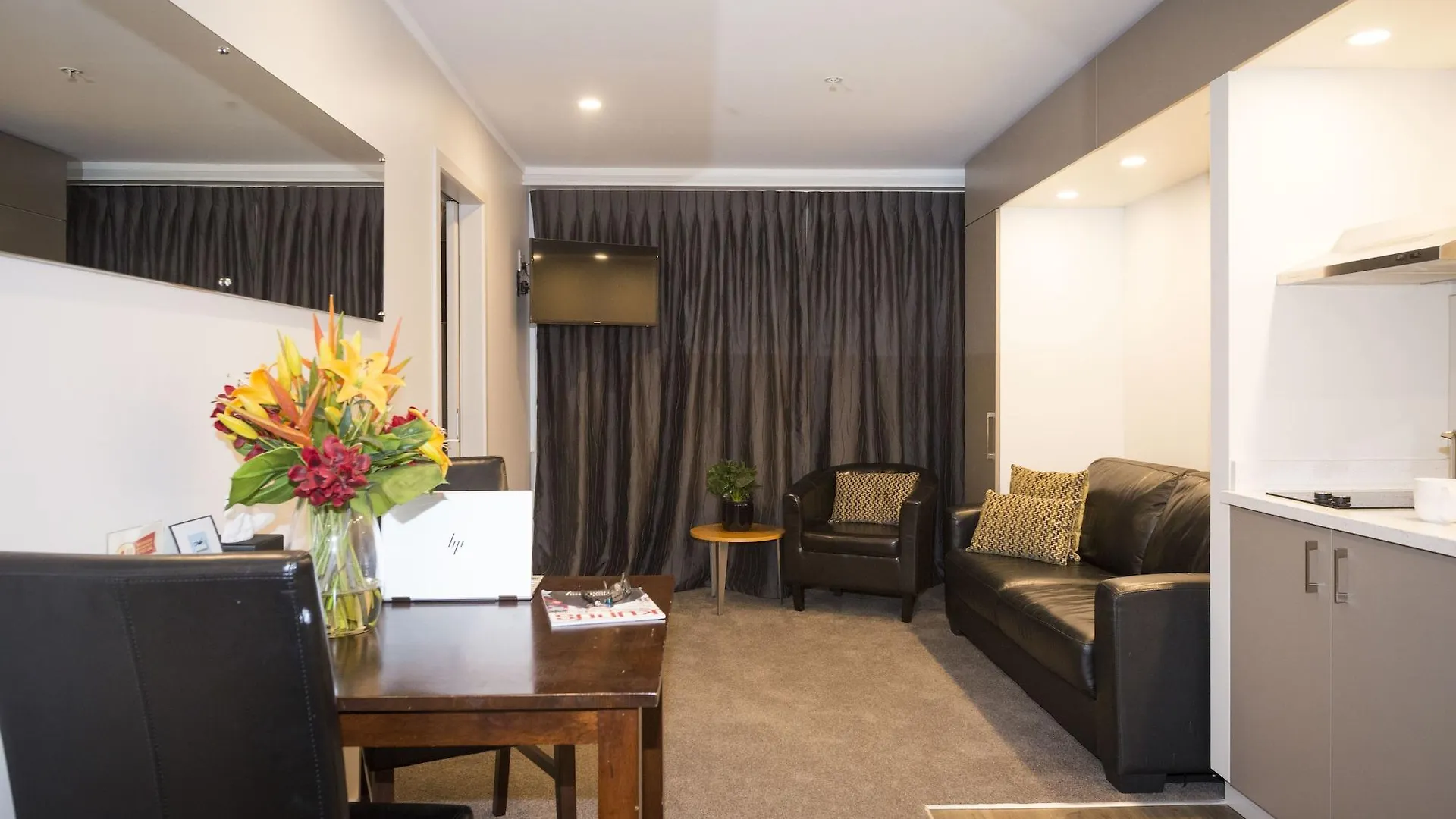 Quest On Johnston Serviced Apartments Wellington Aparthotel